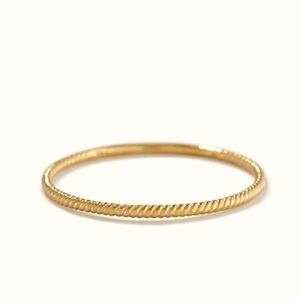 Mejuri 14k gold twist stackable ring